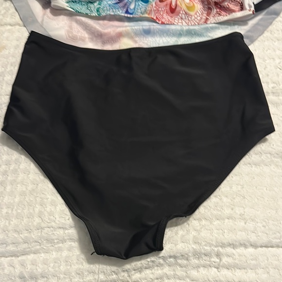 Colorful Patterned Bikini Set - Picture 5 of 5